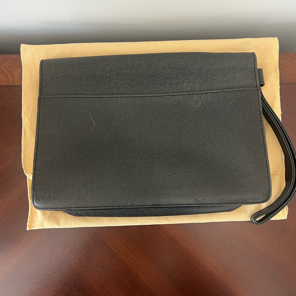 Louis Vuitton Selenga Taiga Clutch Black | Authentic | 2015 | Proof - Picture 7 of 15
